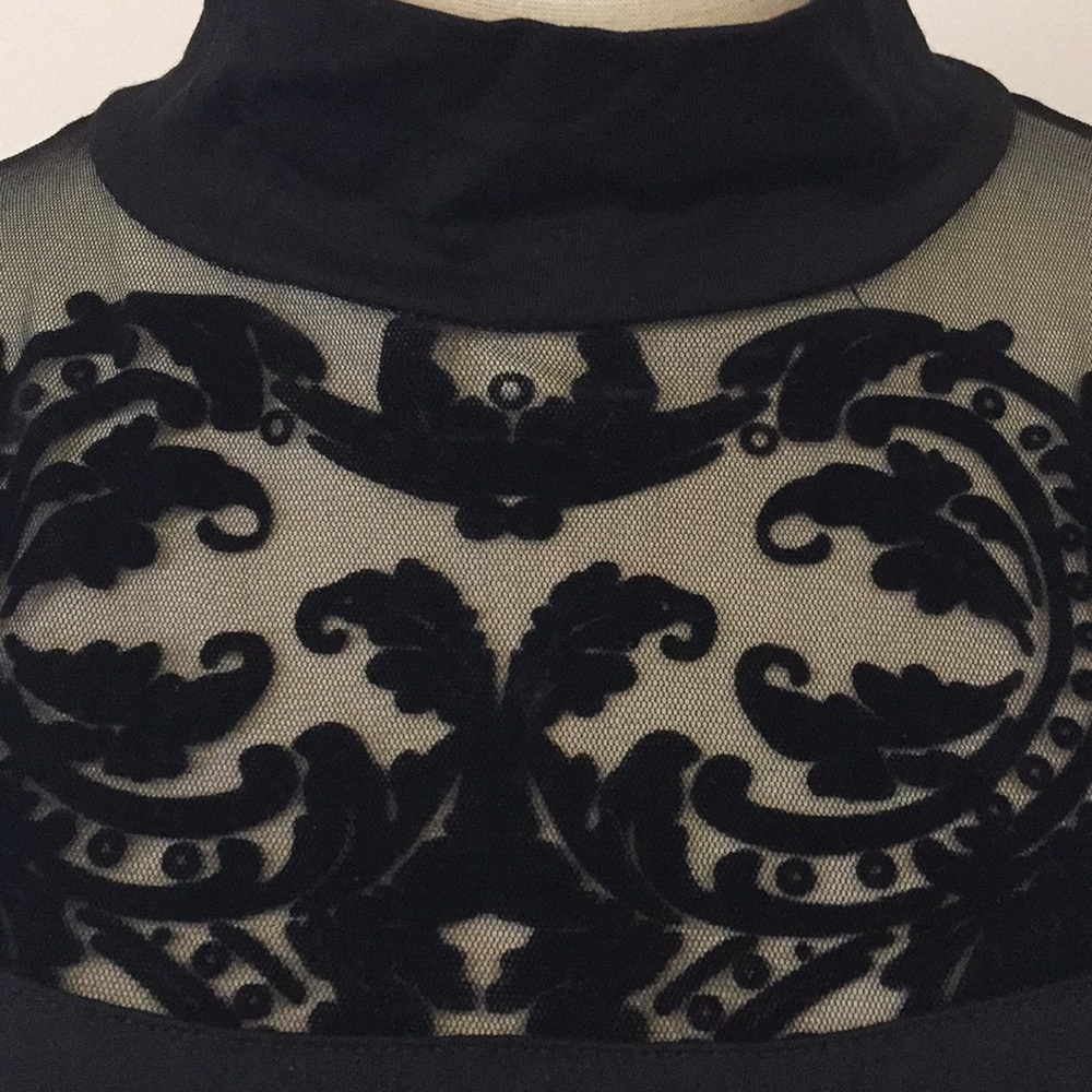 🌟🌟 HOST PICK 🌟🌟Tuzzi black detailed high neck top - Picture 3 of 7